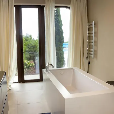 Vilă Luxury 4-bedroom In Black Sea Rama By Flat Mаnager *