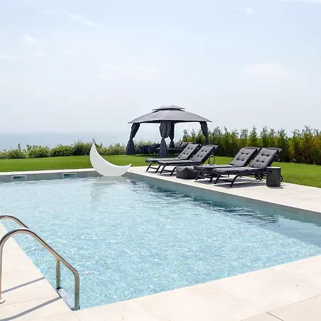 Luxury 4-bedroom In Black Sea Rama By Flat Mаnager