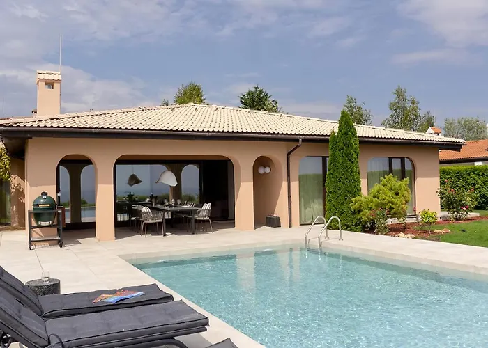 Villa Luxury 4-bedroom In Black Sea Rama By Flat Mаnager