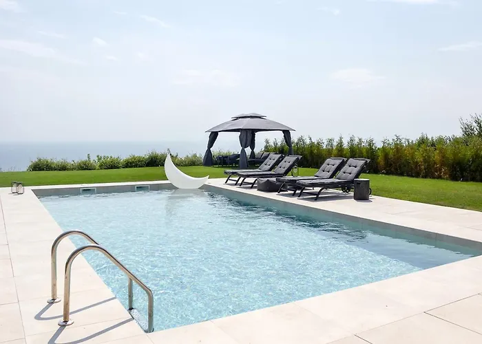 Luxury 4-bedroom In Black Sea Rama By Flat Mаnager